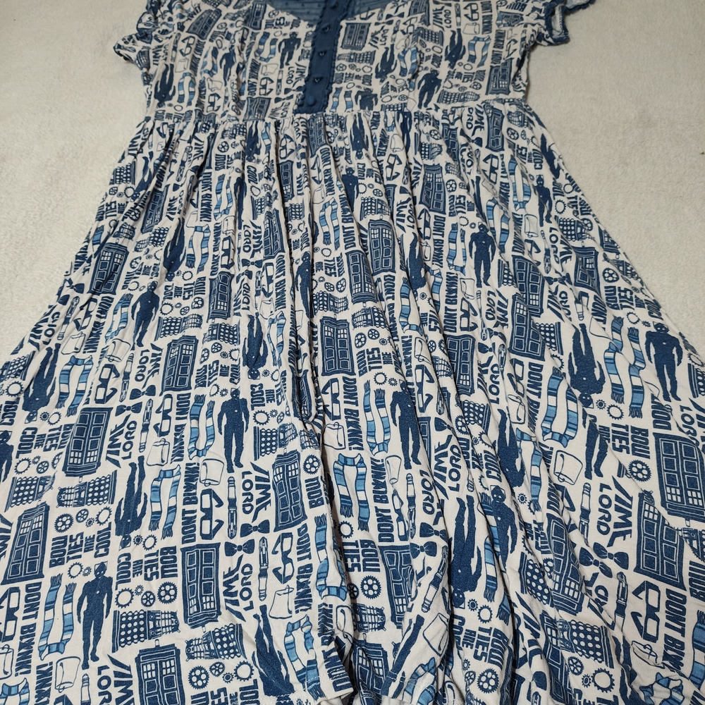 Blue and White Graphic Print Dress